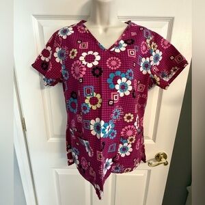SB Scrubs Pink and Yellow Floral/Houndstooth Top Women’s Size Small